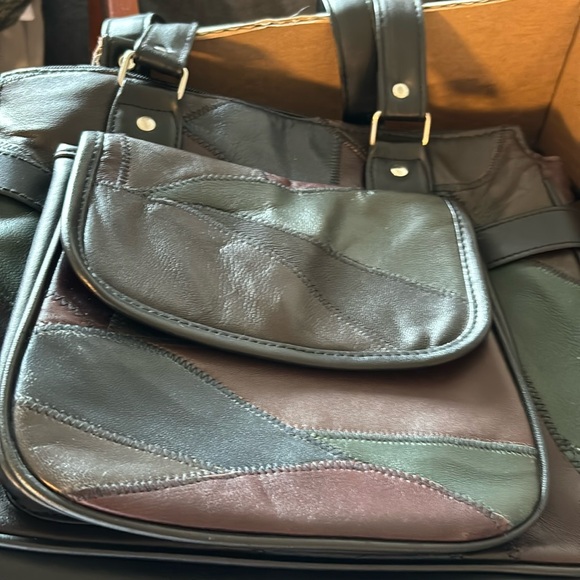 Bentley - Picture 1 of 1